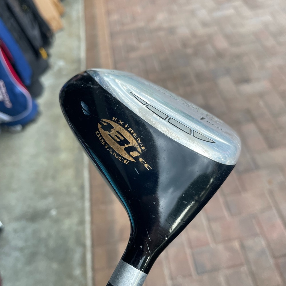 Knight XT430 Driver In Right Hand 
Graphite shaft 
Intermediate - Picture 4 of 6